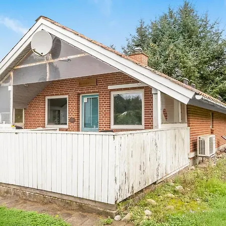 3 Bedroom Stunning Home In Oksbol