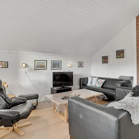 3 Bedroom Lovely In Casa vacanze Oksbøl